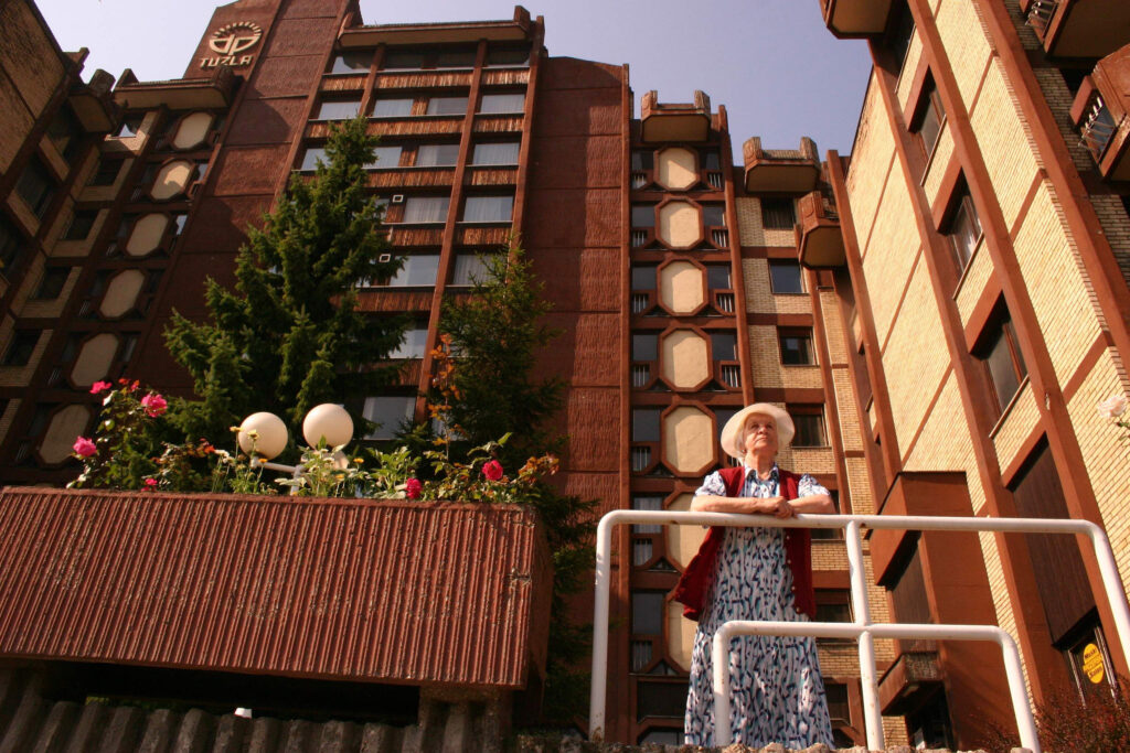 Ponovo obustavljene posjete u JU Dom penzionera Tuzla 1 Dom penzionera Tuzla