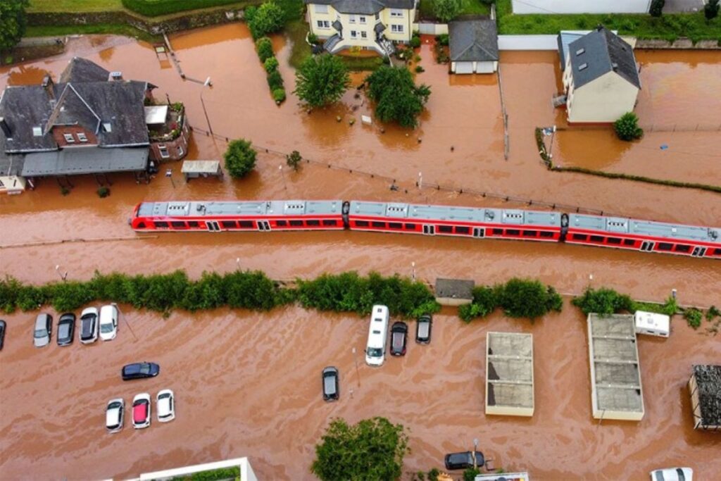 Zbog pucanja brane na Ruru evakuisano 700 ljudi 1 Njemacka poplave