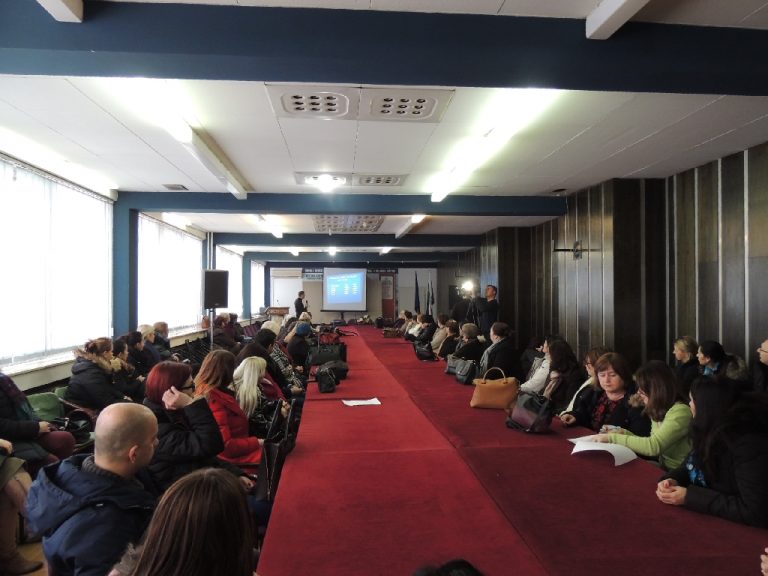 Dom zdravlja Srebrenik organizirao predavanje o prevenciji karcinoma grlića maternice Dom zdravlja Srebrenik organizirao predavanje o prevenciji karcinoma grlića maternice