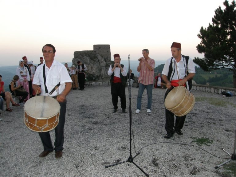 Nuraga Tursunović, jedan od najboljih izvođača izvorne muzike u TK Nuraga Tursunović, jedan od najboljih izvođača izvorne muzike u TK