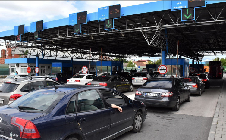 Zbog ublaženih mjera bh. građani hrle u Crnu Goru, za Hrvatsku se savjetuje online prijava 1 granicniprelaz