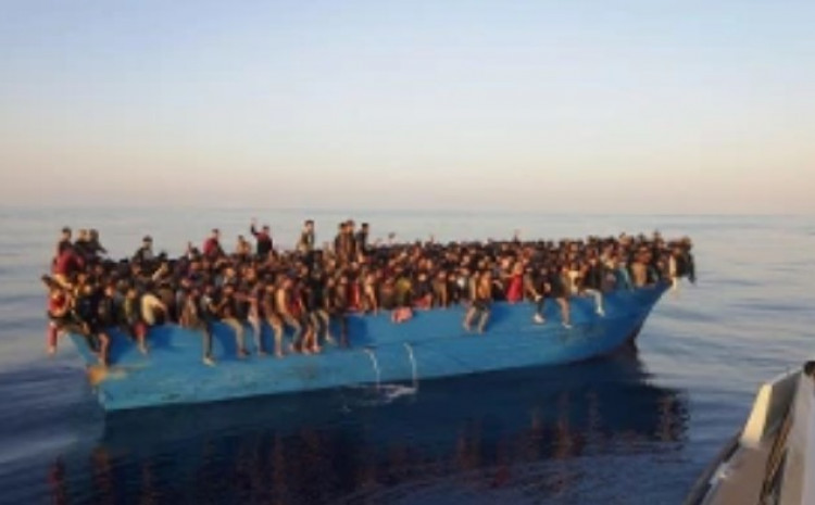 Na italijanski otok stiglo više od 500 migranata: Jedno od najvećih iskrcavanja 1 migranti italija