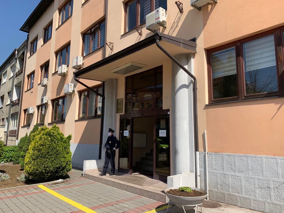 Potpisan Kolektivni ugovor: Povećane plate policiji 1 mup tk foto 1