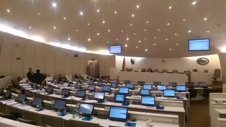 Većina državnih zastupnika zatražila status stalno zaposlenog u Parlamentu BiH Većina državnih zastupnika zatražila status stalno zaposlenog u Parlamentu BiH