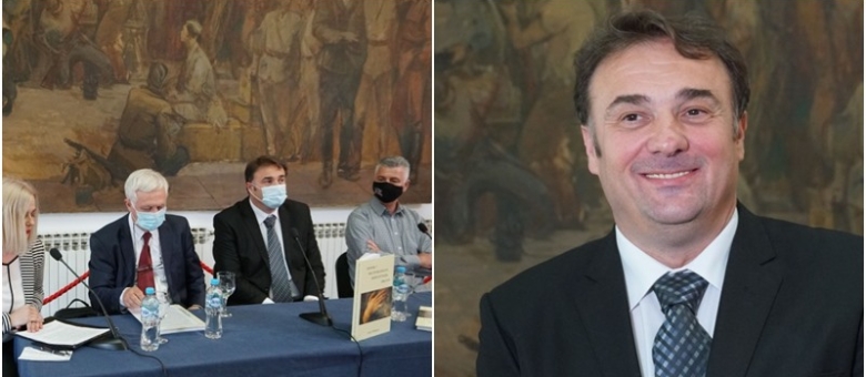 Tuzla: Promovirana knjiga ‘Donor i multivisceralna eksplantacija organa’ autora prof. dr. Zijaha Rifatbegovića 1 zijah rifatbegovic promocija knjige e1622139282853 780x340 1